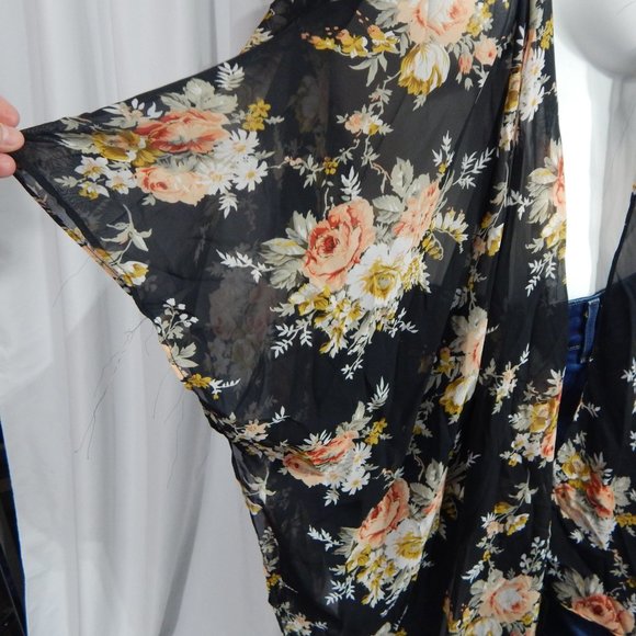 NWOT Sheer Black with Floral Kimono ~ 22/24 - Picture 5 of 5